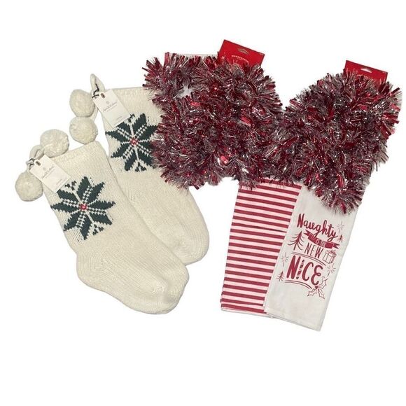 Christmas Lot: 2 Lined Knit Stockings 2 Sets 10’ Tinsel Garland & Kitchen Towels - Picture 1 of 9